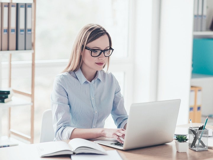 girl using the computer